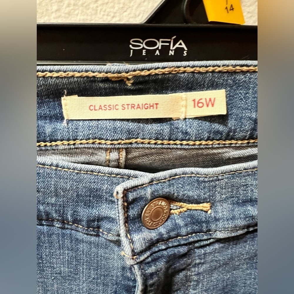 Levi’s - Picture 5 of 8